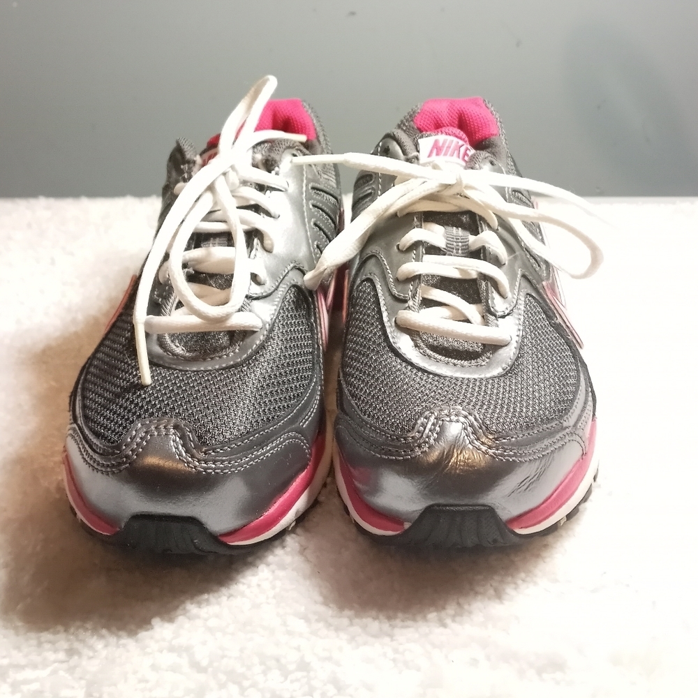 Kids Nike Air Shox Pre-owned Size 5.5Y